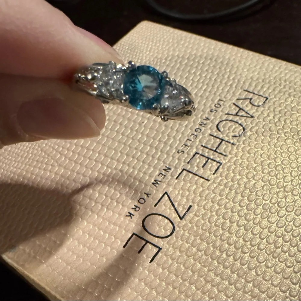 Silver and Blue Gemstone Ring - Picture 2 of 4